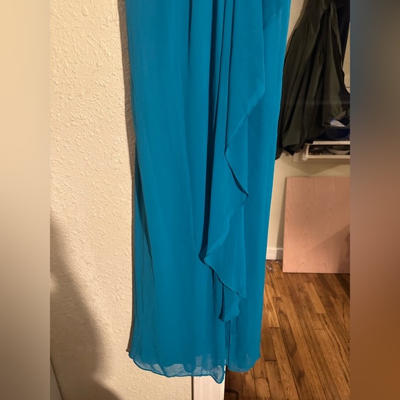 Celebrate! David’s Bridal dress size 0 - Picture 2 of 5